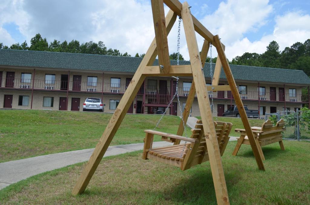 Ouachita Mountain Inn Glenwood Exterior photo